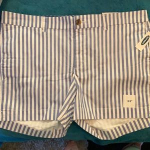 Old navy everyday short size 16. NWT!
